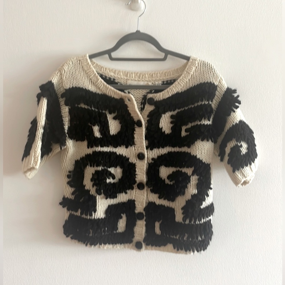 Fun Anthropologie cropped sweater/cardigan, size S